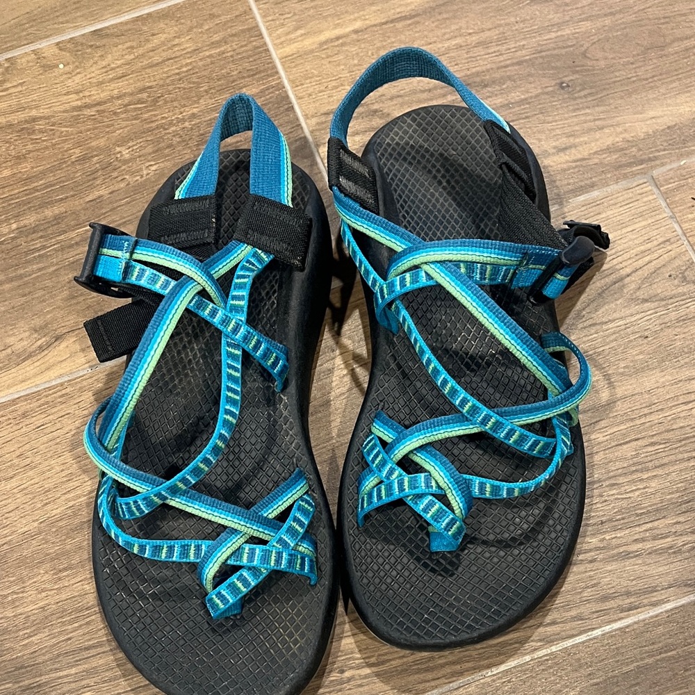 Chaco Women's Teal and Black Strappy Sandals